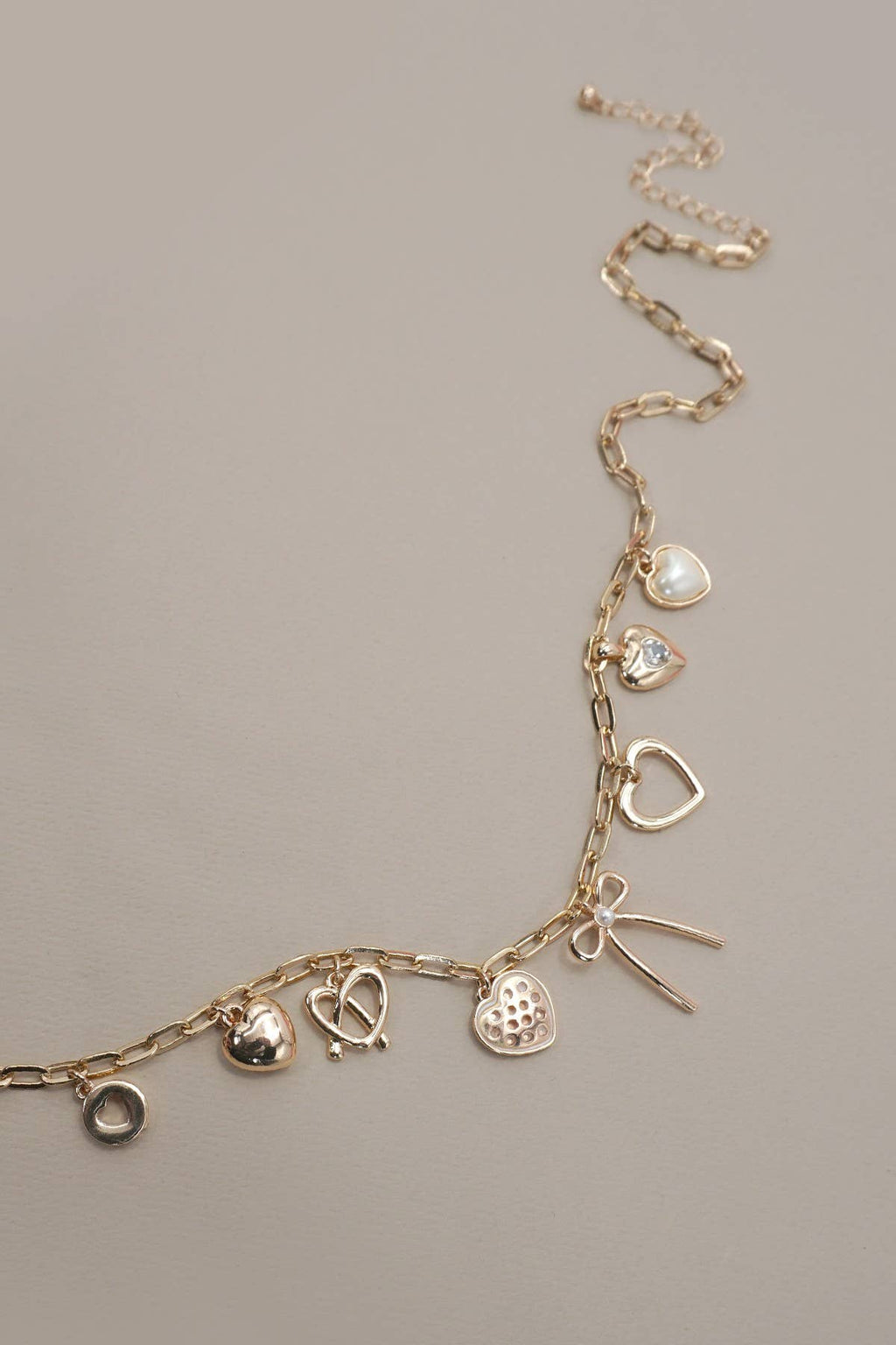 CHARM NECKLACE-BOW MULTI HEARTS PEARL CHARMS | 80N91426: Gold