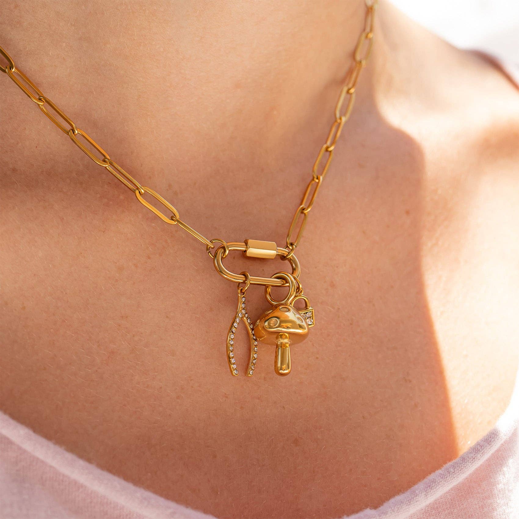 18K Gold PVD Paperclip Carabiner Necklace: Gold / 18+2"