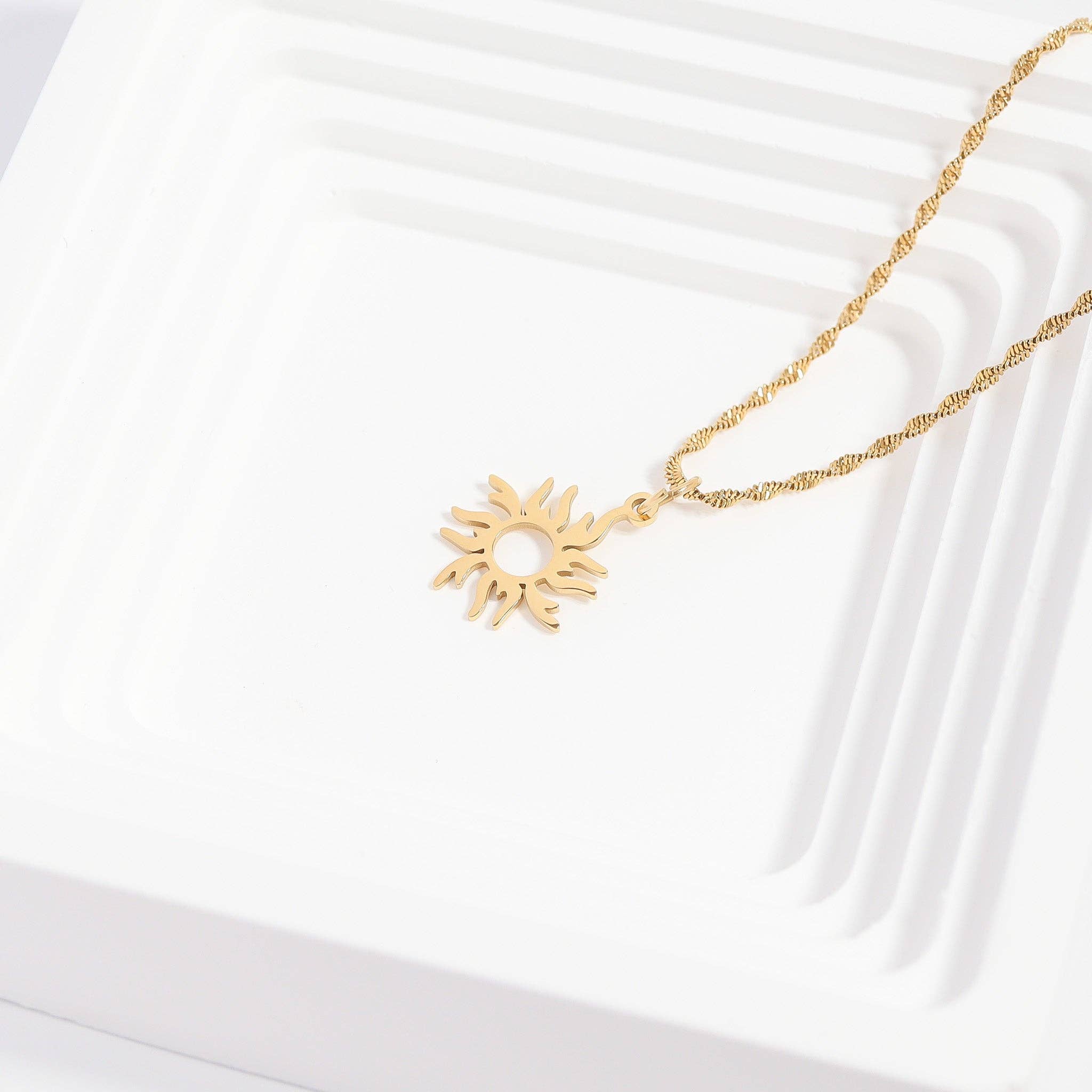 18K Gold PVD Stainless Steel Sunburst Charm: Gold