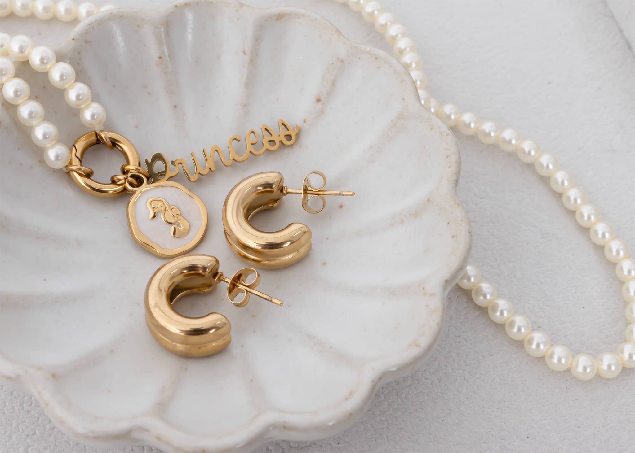 18K Gold PVD Stainless Steel Princess Charm: Gold