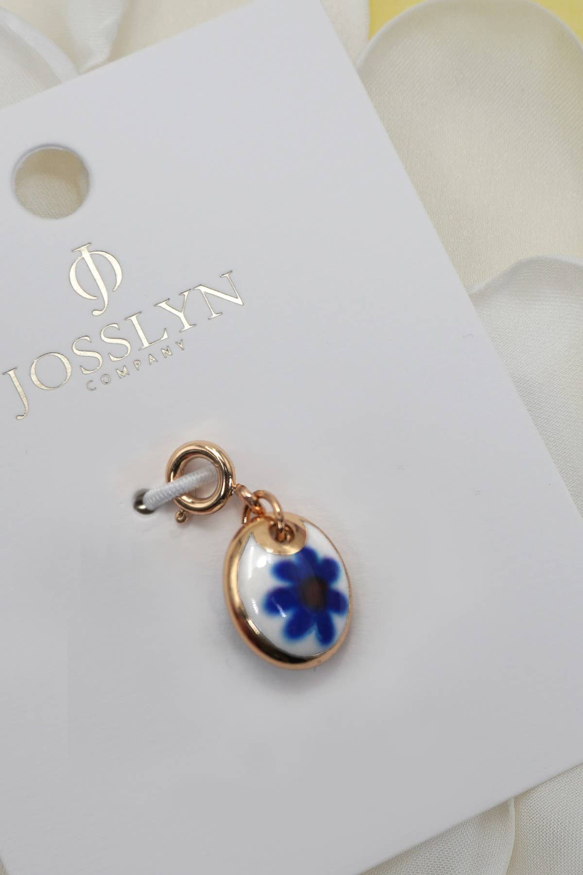 CHARM-PORCELAIN BOW CHERRY WITH SPRING RING CLASP | 80CM1101: HEART ROSE QUARTZ
