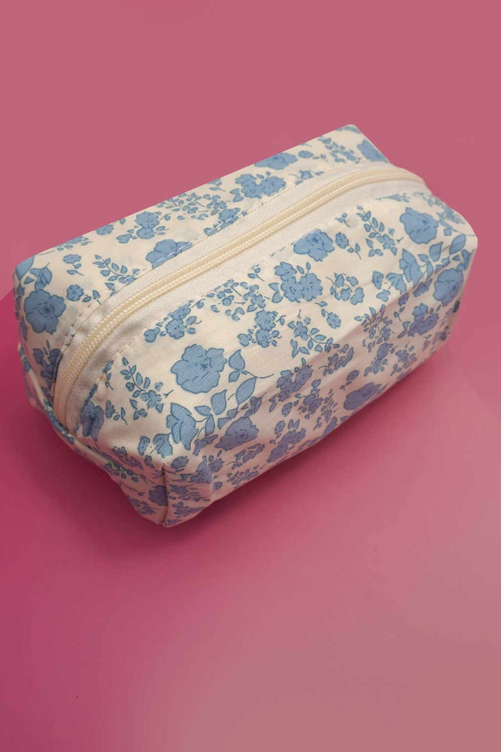 STRAWBERRY WESTERN BOW MAKEUP COSMETIC POUCH BAG | 40P544: RED STRAWBERRY