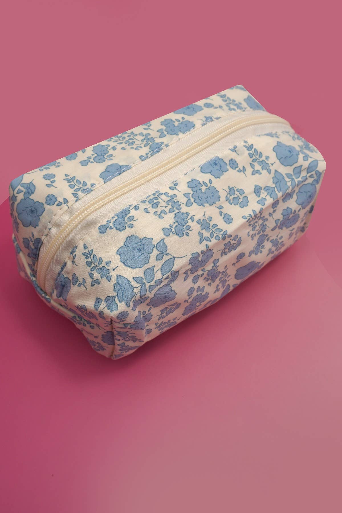 STRAWBERRY WESTERN BOW MAKEUP COSMETIC POUCH BAG | 40P544: RED STRAWBERRY