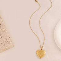 18K STAINLESS STEEL TARNISH FREE LOCKET NECKLACE | 40NK410: GOLD