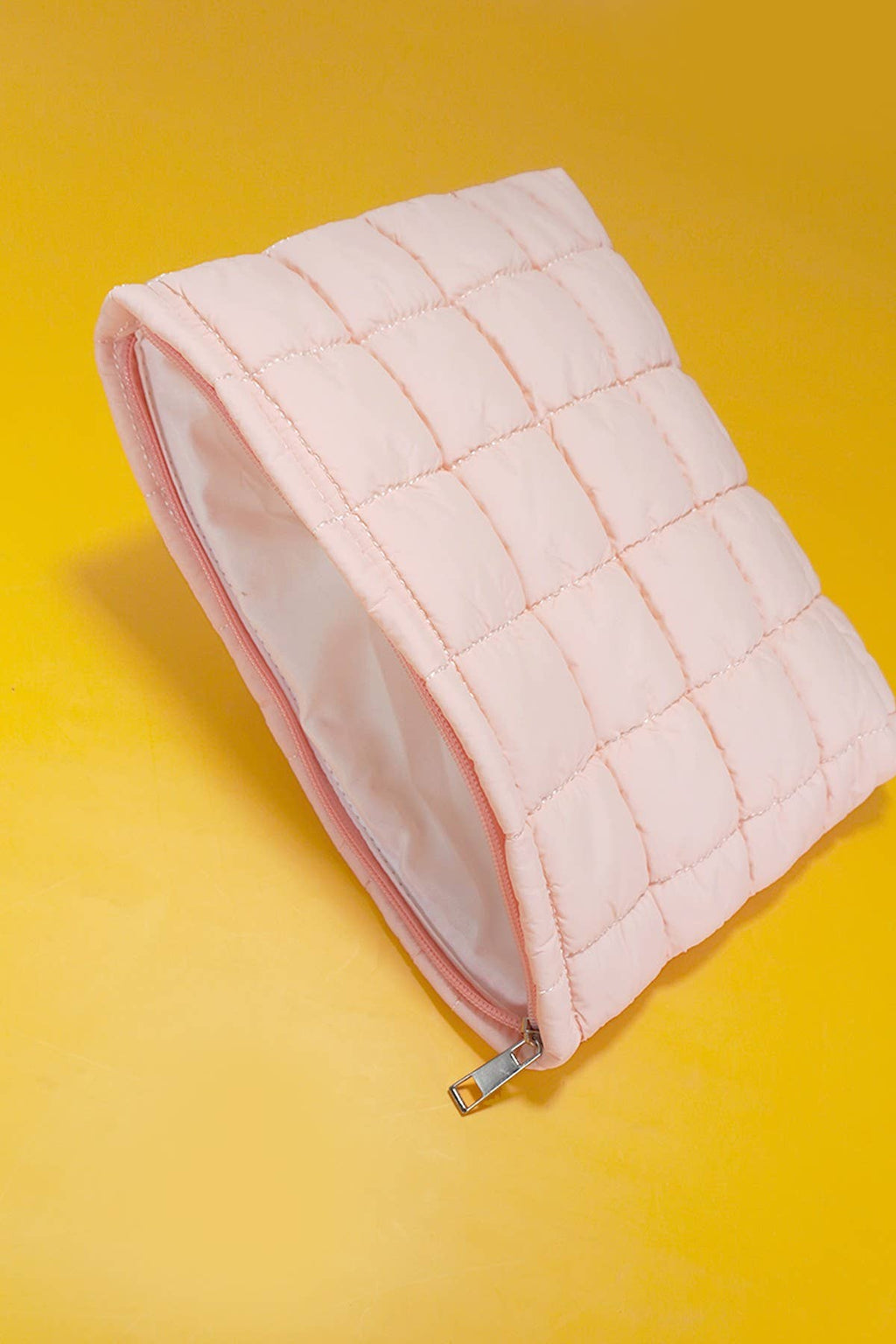 QUILTED PUFFY COSMETIC MAKEUP POUCH CLUTCH BAG | 40P538: Beige