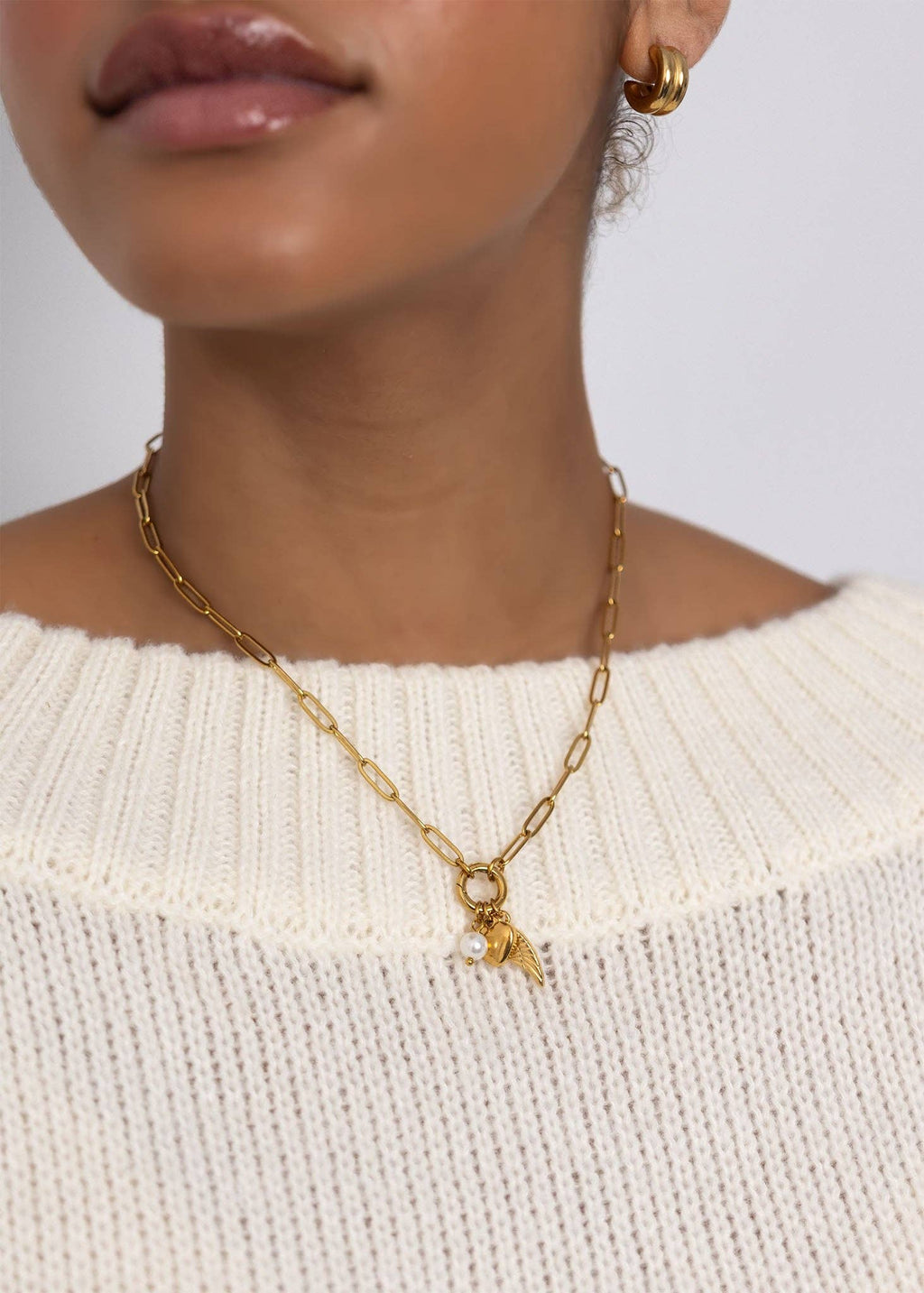 18K Gold Angel Wing Charm Holder Necklace Gift Set: Gold