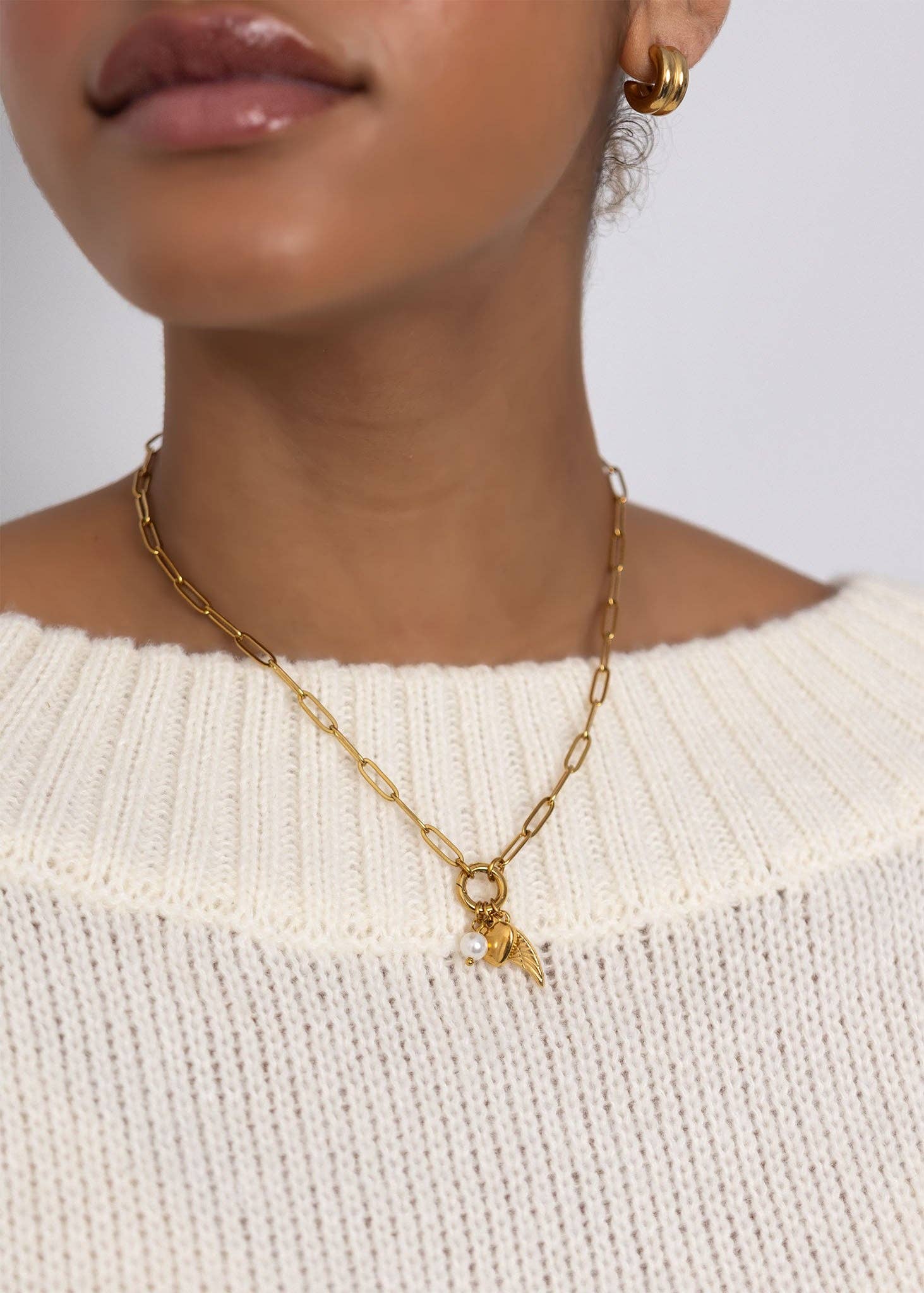 18K Gold Angel Wing Charm Holder Necklace Gift Set: Gold