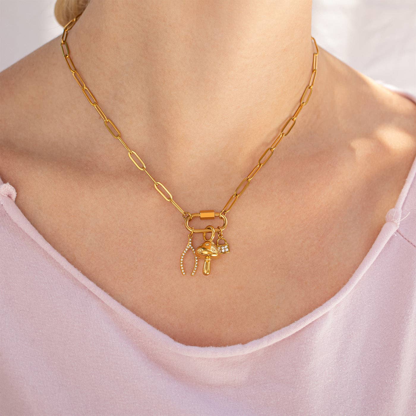18K Gold PVD Paperclip Carabiner Necklace: Gold / 18+2"