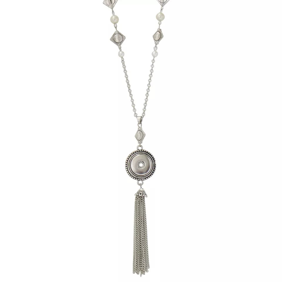 Long Pearl Tassle Snap Necklace