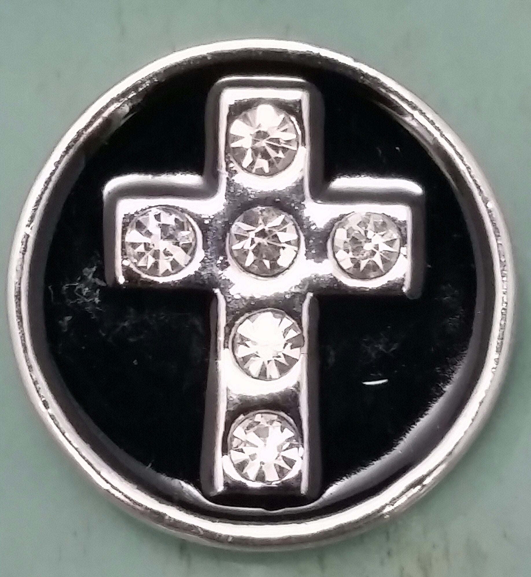 Black Cross Snap Charm 18mm