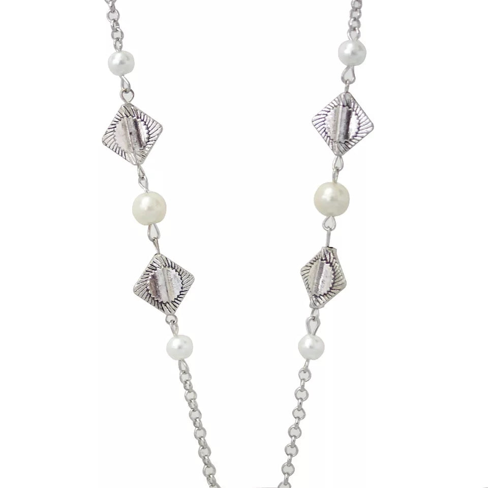 Long Pearl Tassle Snap Necklace