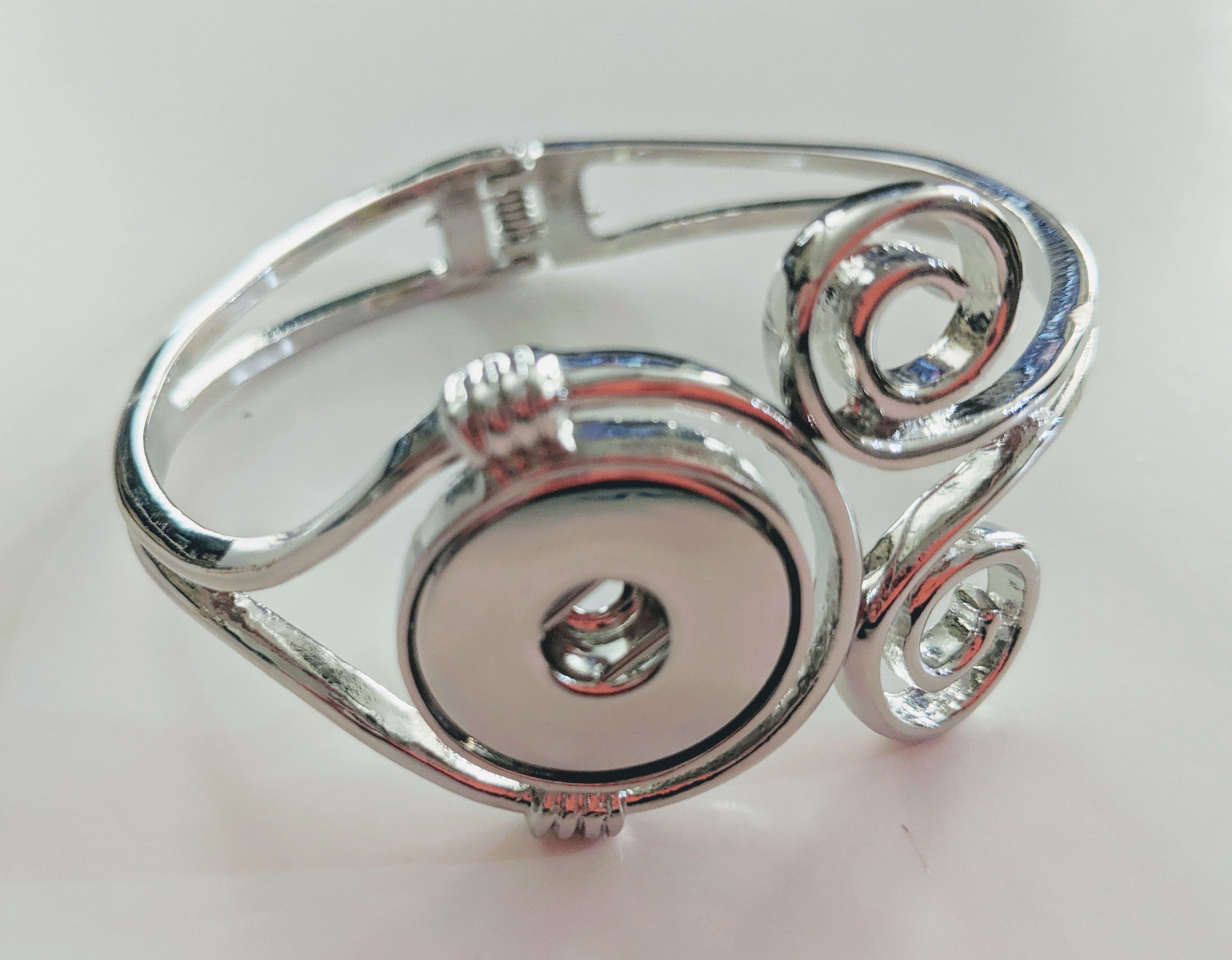 Hinged Snap Silver Bangle 18mm