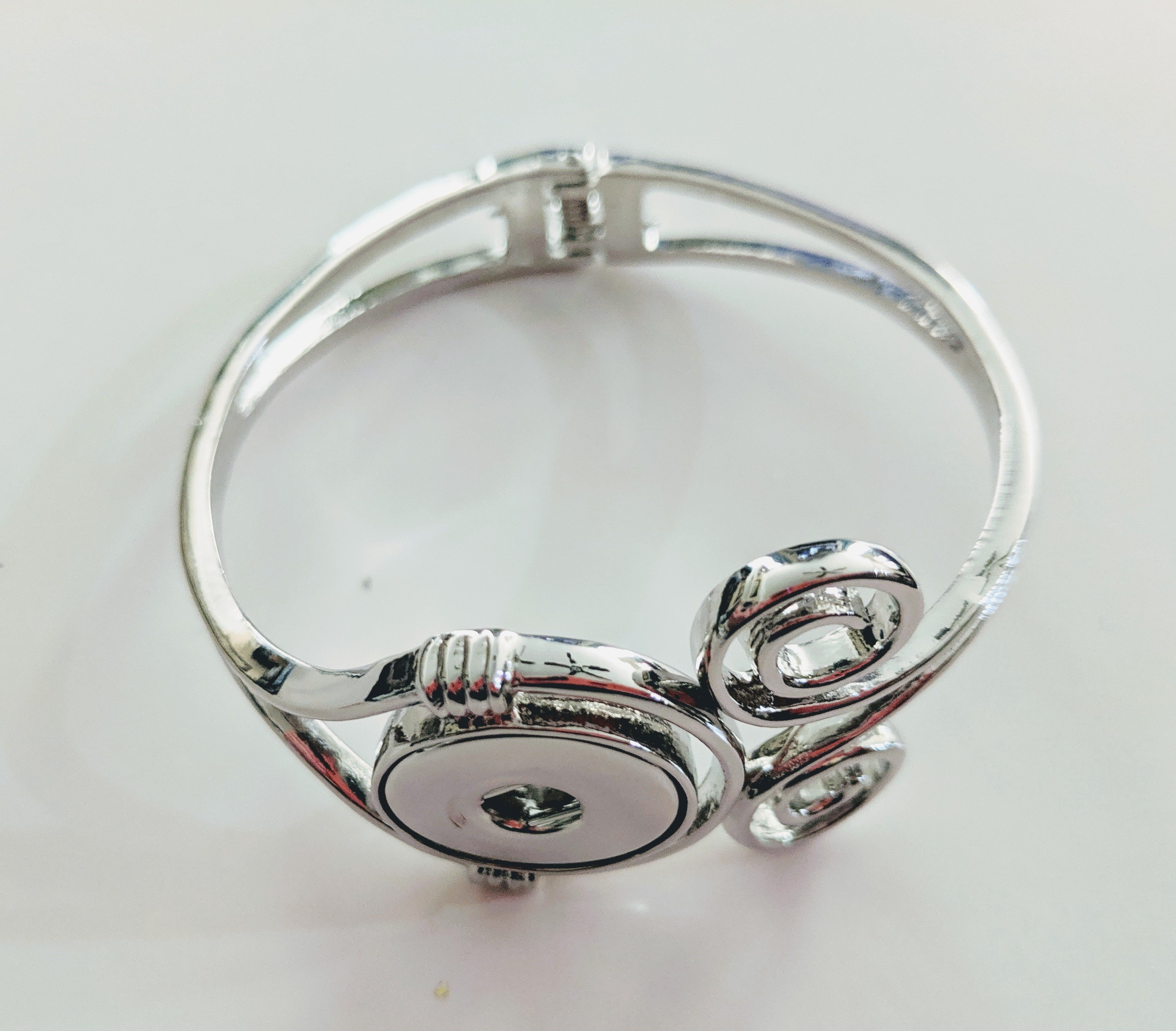 Hinged Snap Silver Bangle 18mm