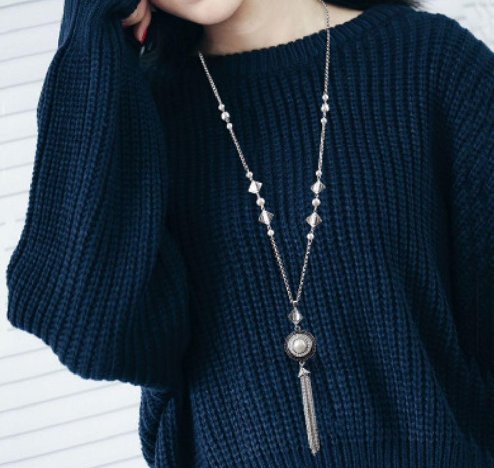 Long Pearl Tassle Snap Necklace