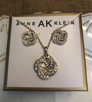 Gold Knot necklace set